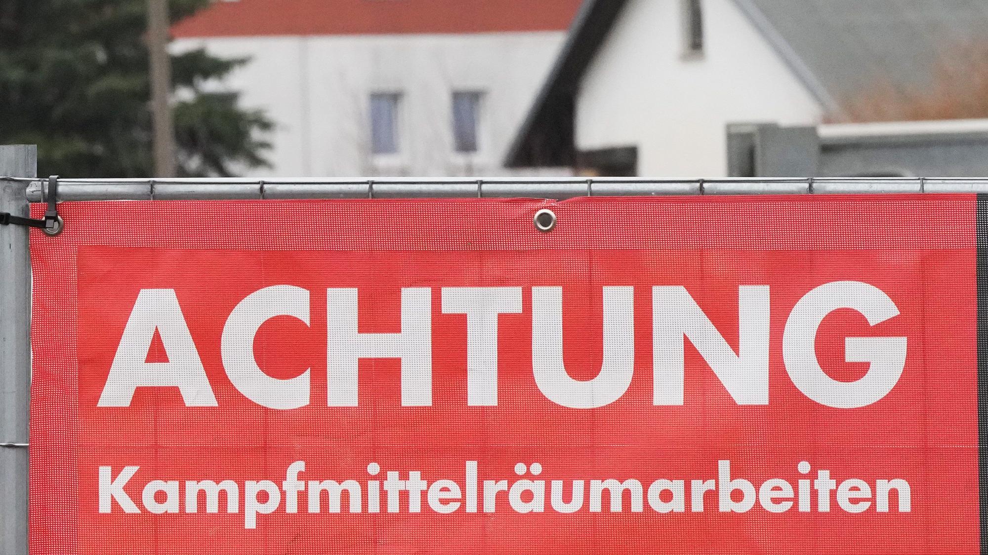 Absperrungen um einen Bombenfund. (Symbolbild)