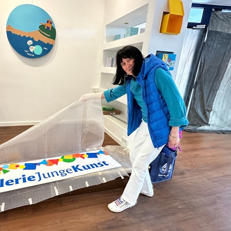 Ingeburg Zimmermann hat immer wieder neue Ideen und Impulse für die Jugend-Kunstschule, die jetzt in Rodenkirchen eine eigene Ausstellungsfläche erhält.