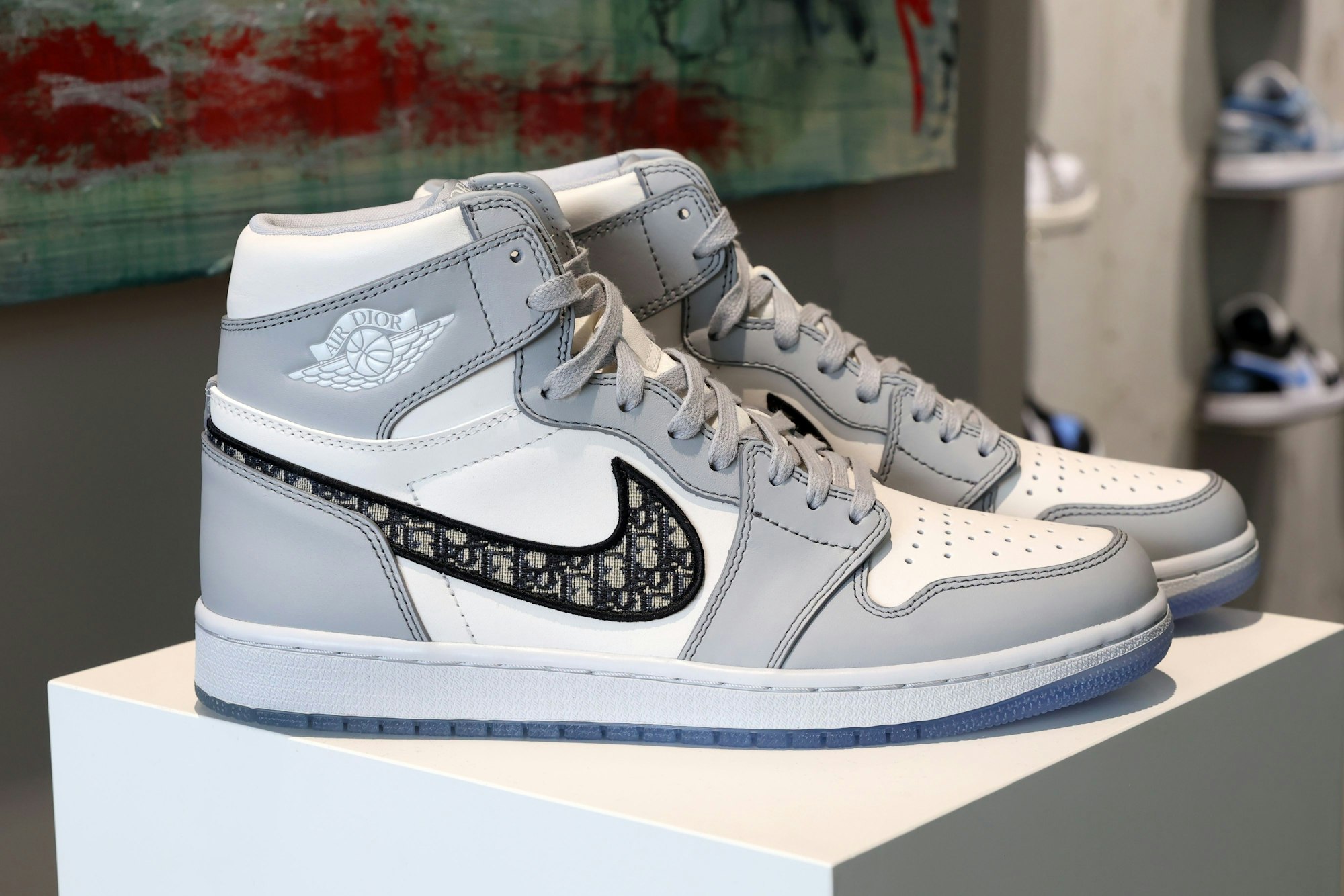 Fast 10.000 Euro kostet diese Dior-Sonderedition des Nike Air Jordan.
