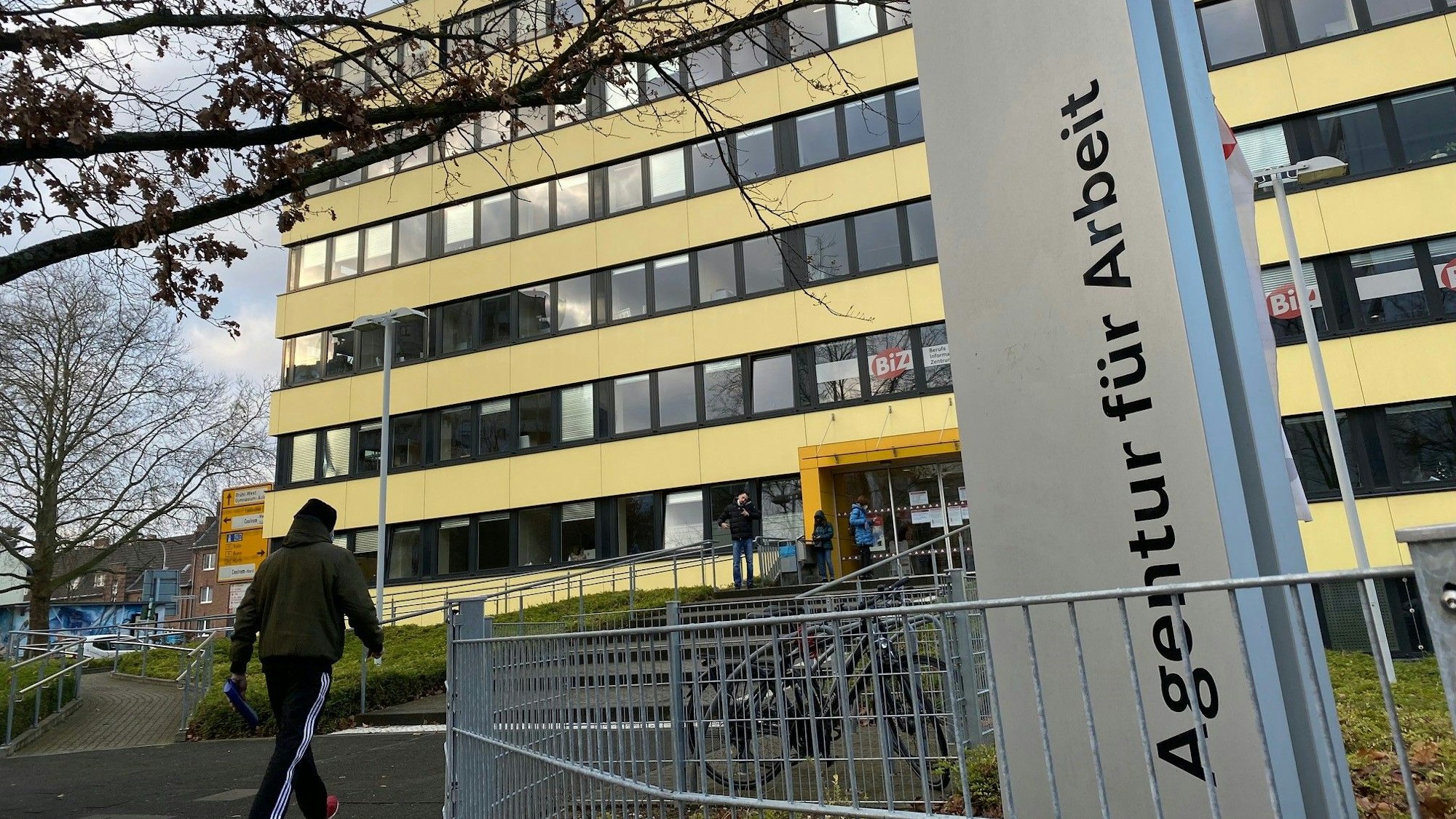 Zu sehen ist die Agentur für Arbeit in Brühl.