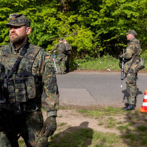 30.04.2024, Köln: Übung des Heimatschutzregimentes 2 aus Nordrhein-Westfalen in der Wahner Heide.
Foto: Michael Bause