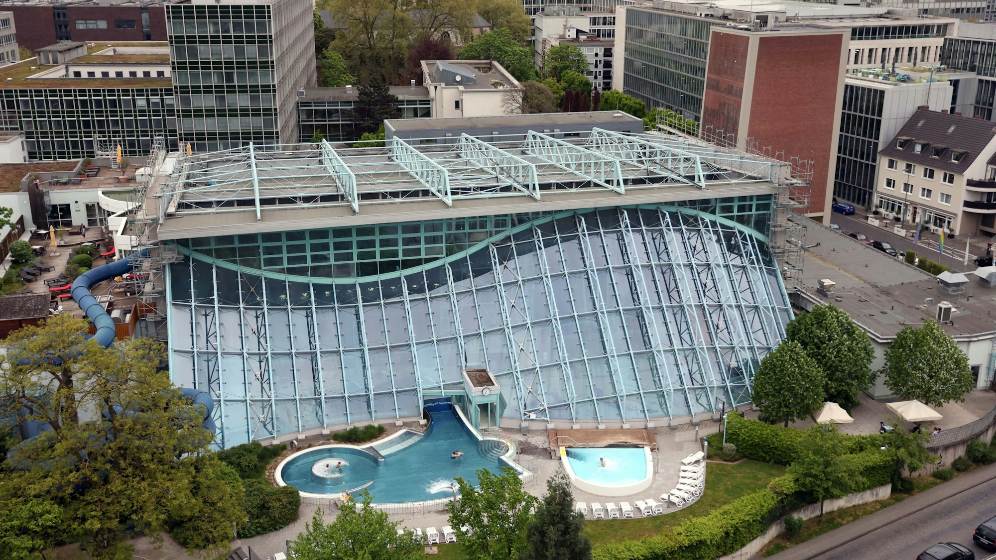 Das Bild zeigt das Kölner Agrippabad