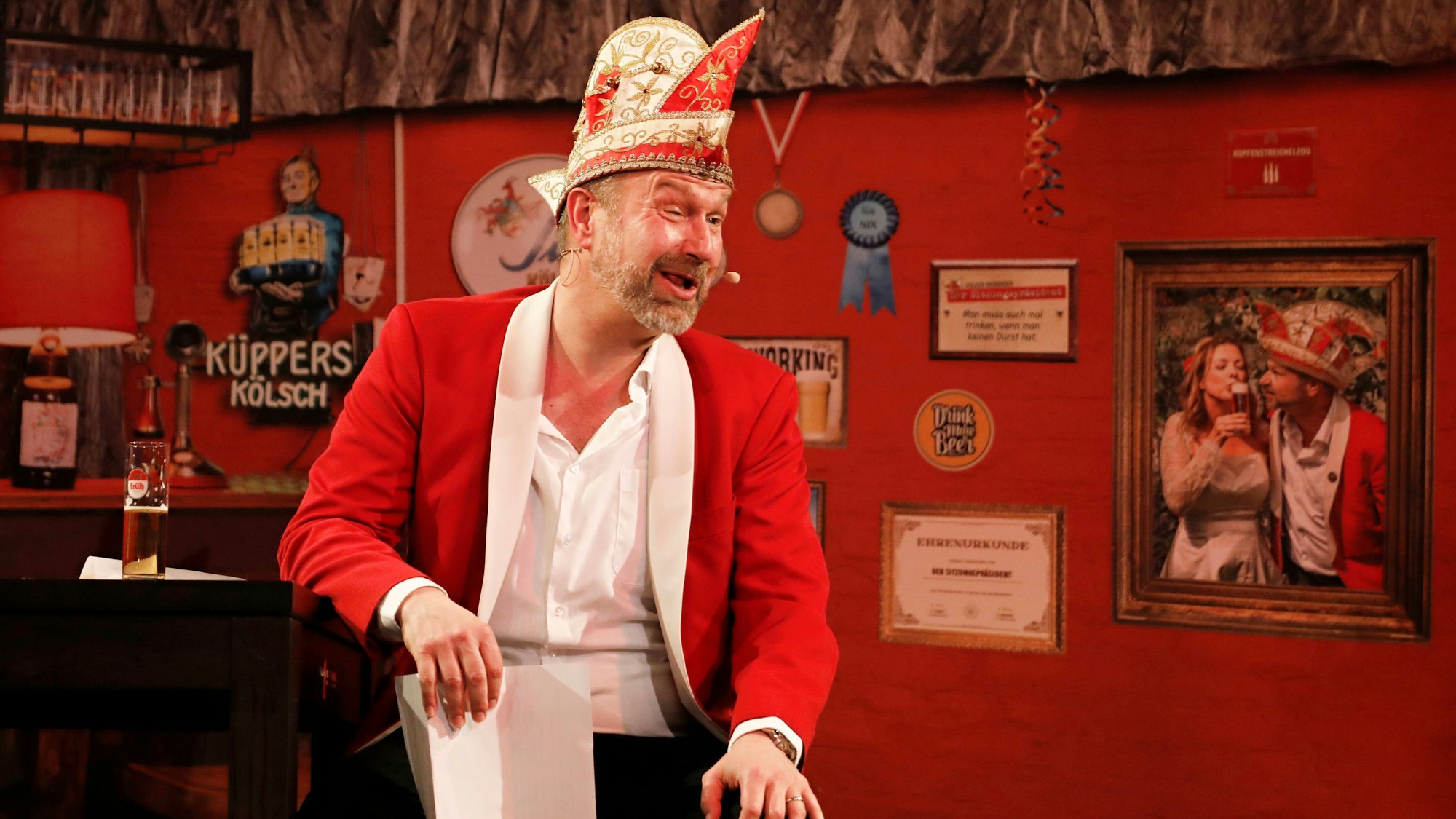 Volker Weiniger als der „Sitzungspräsident“ in seinem zweiten Solo-Programm.