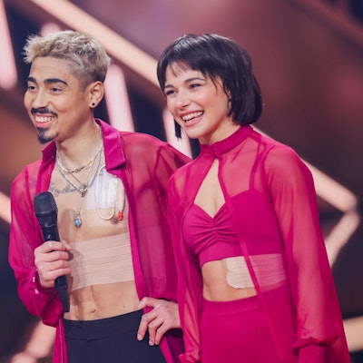 Comedian Tony Bauer und Profitänzerin Anastasia Stan sowie Moderator Daniel Hartwich bei der RTL-Tanzshow „Let's Dance“ im Coloneum.