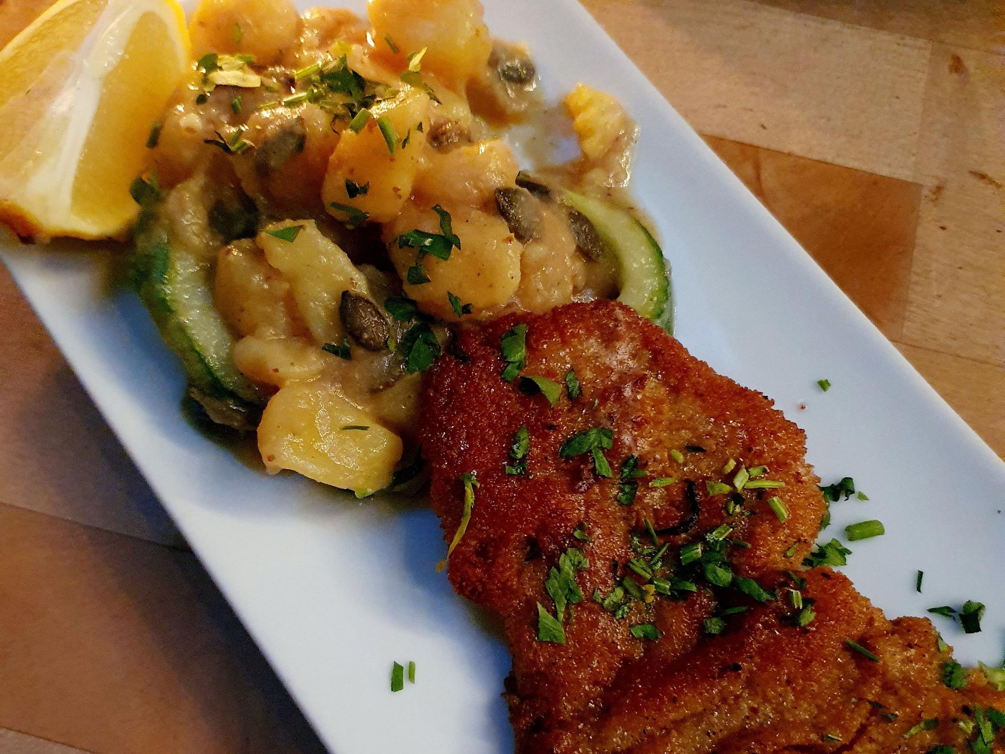 Schnitzel mit Kartoffelsalat