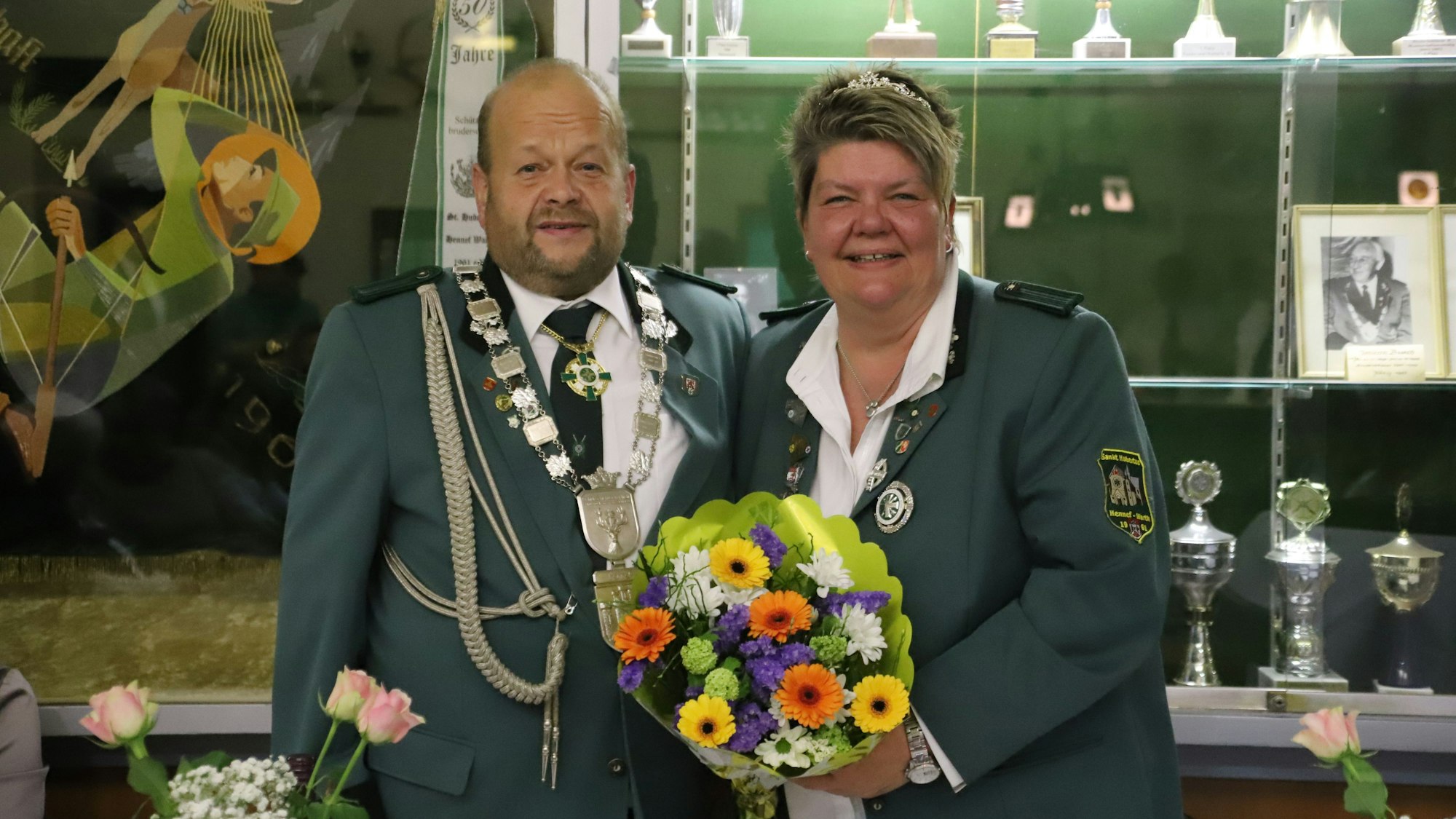 Die Schützenbruderschaft St. Hubertus Warth krönte zum letzten Mal den Schützenkönig, Schützenkaiser Dietmar Lütz mit Frau Sabine.