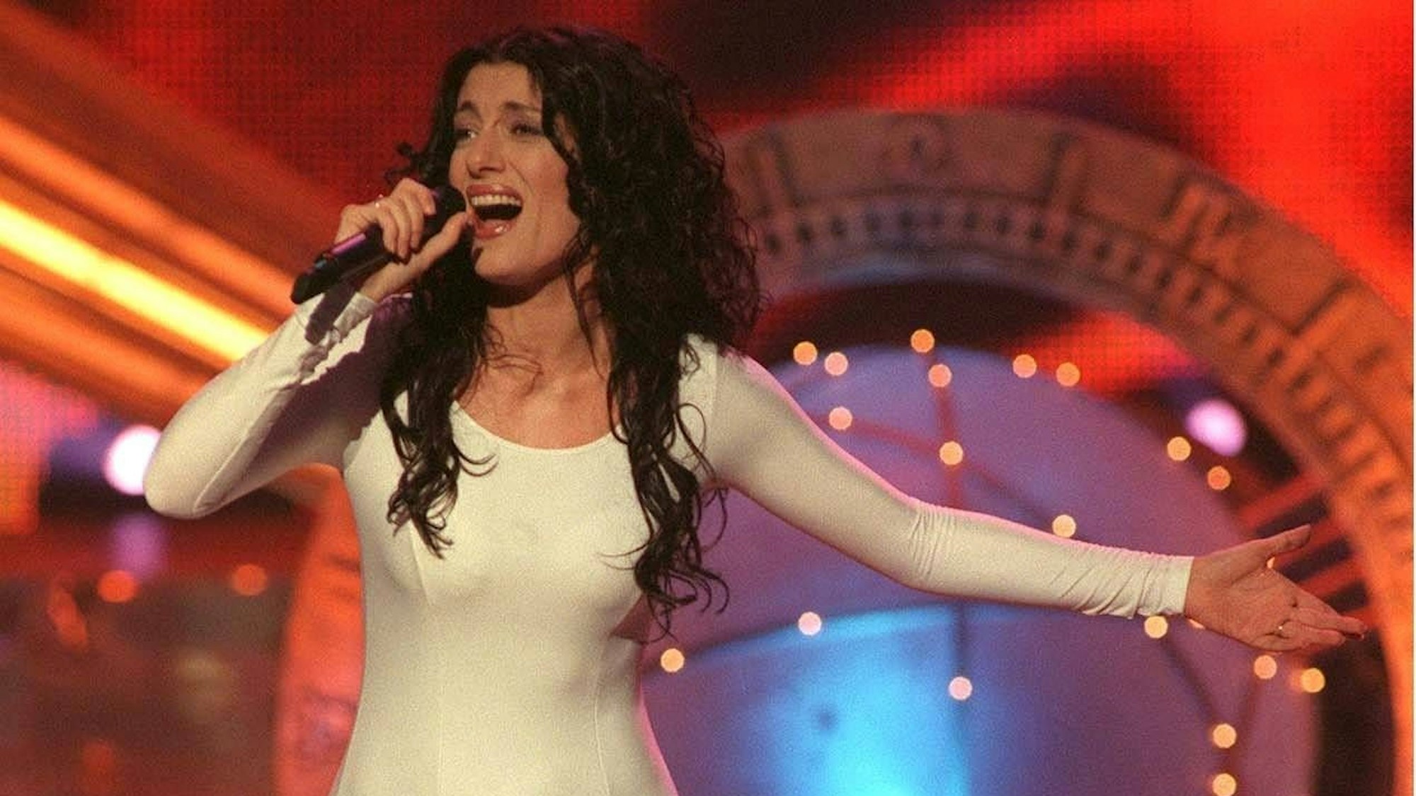 Doris Dragović singt auf der ESC-Bühne.