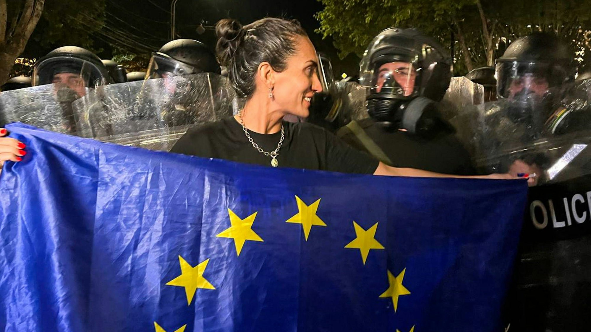 „Wir werden nie wieder Teil Russlands sein“, sagen die Demonstranten in der georgischen Hauptstadt Tiflis. Erneut kam es am Mittwoch zu Massenprotesten gegen den pro-russischen Kurs der Regierung des Landes.