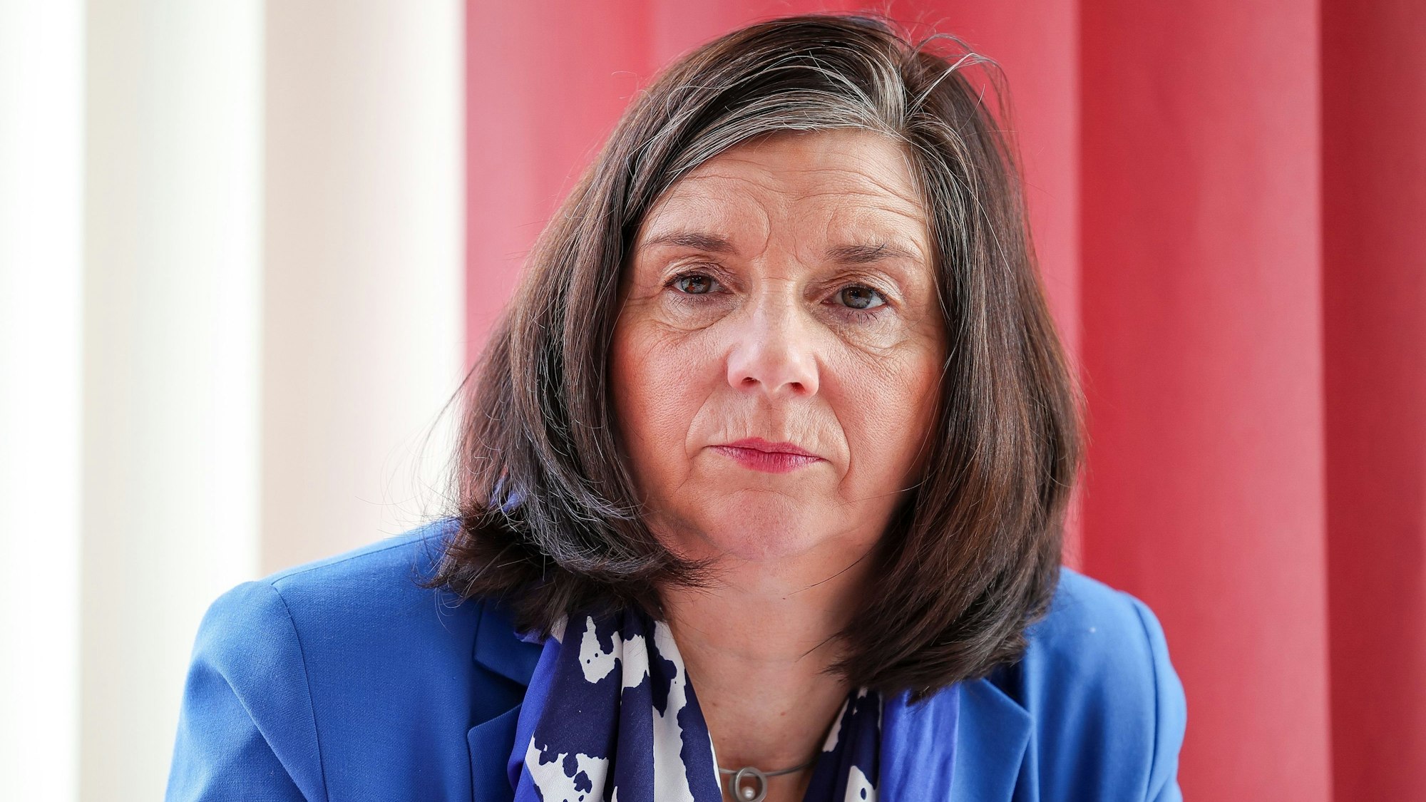 ARCHIV - 23.01.2024, Sachsen, Markneukirchen: Bundestagsvizepräsidentin Katrin Göring-Eckardt (Grüne) besucht die Jürgen Voigt Meisterwerkstatt für Metallblasinstrumente. (zu dpa: «Polizeigewerkschaft verteidigt Einsatz bei Aktion gegen Göring-Eckardt») Foto: Jan Woitas/dpa +++ dpa-Bildfunk +++