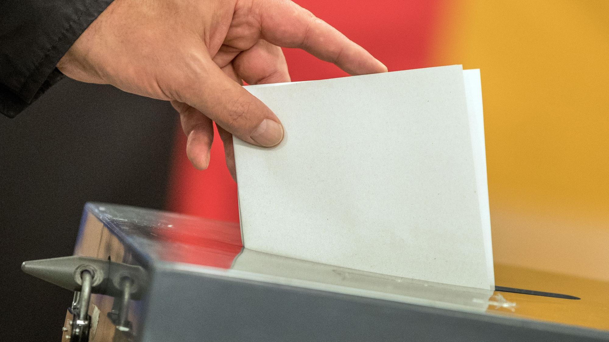 Die AfD hat auf ihrem Kreisparteitag die Kandidaten für die Bundestagswahl am 23. Februar 2025 aufgestellt (Symbolbild).