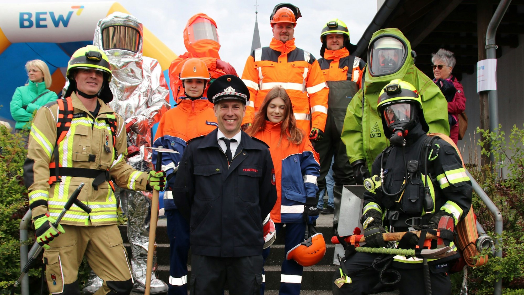 Modenschau der Feuerwehr Wipperfürth-Thier am Tag der offenen Tür.