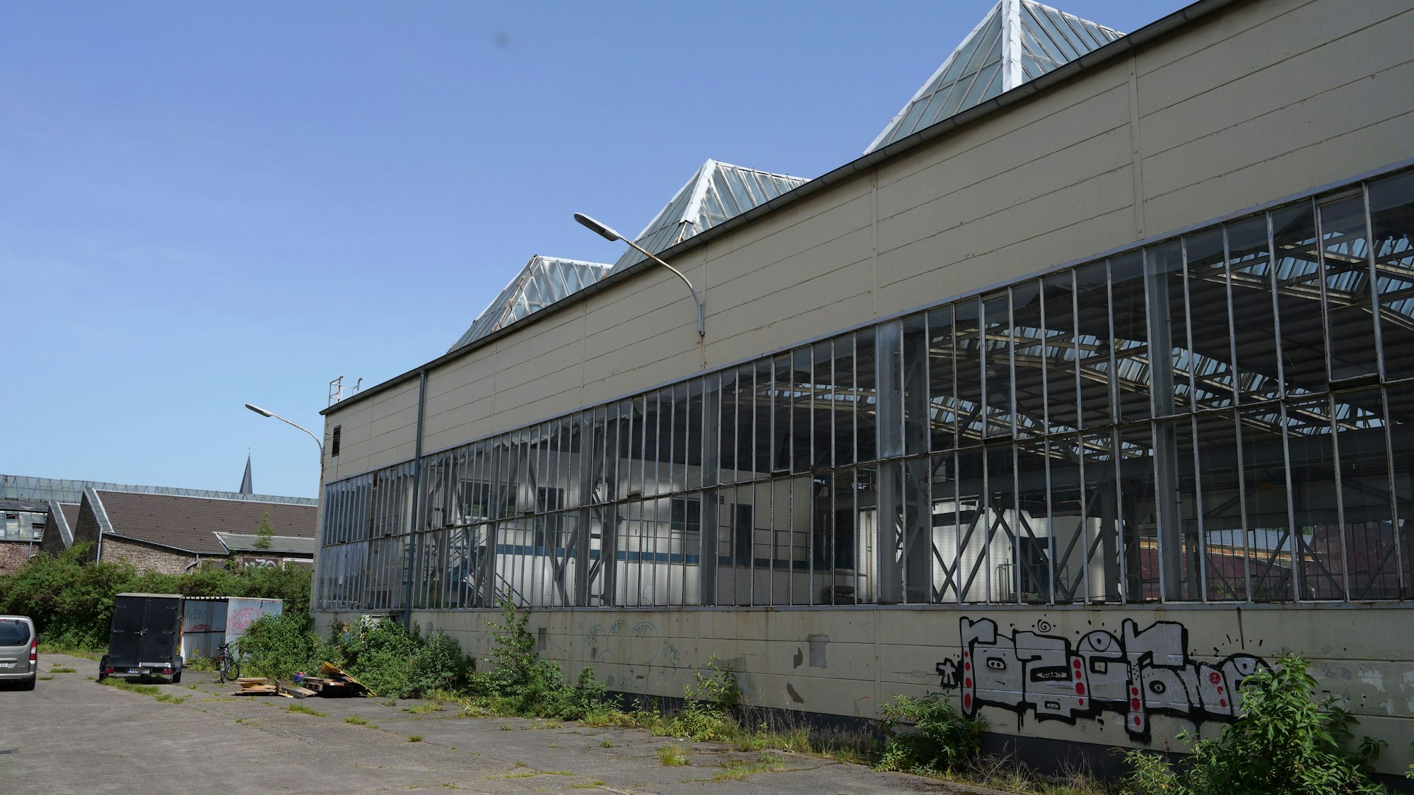 Die Halle 63 von außen