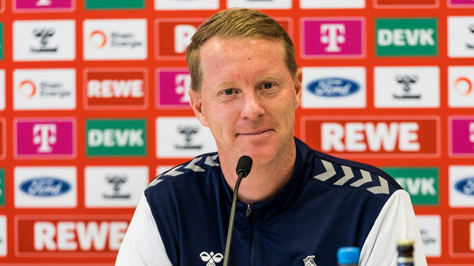 Timo Schultz erklärte am Donnerstag, die Unruhe in der Klubspitze bedeute für ihn und sein Team keine nennenswerte Ablenkung.