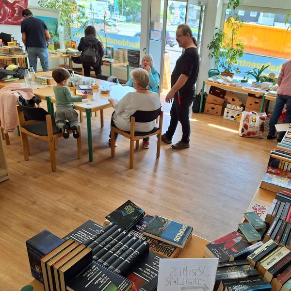 Comic- und Büchertauschbörse im Nachbarschaftstreff Manfort.