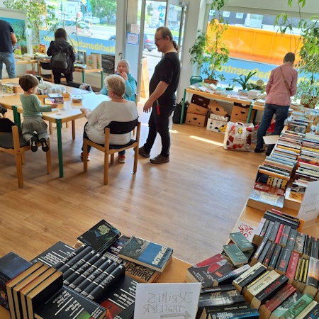 Comic- und Büchertauschbörse im Nachbarschaftstreff Manfort.