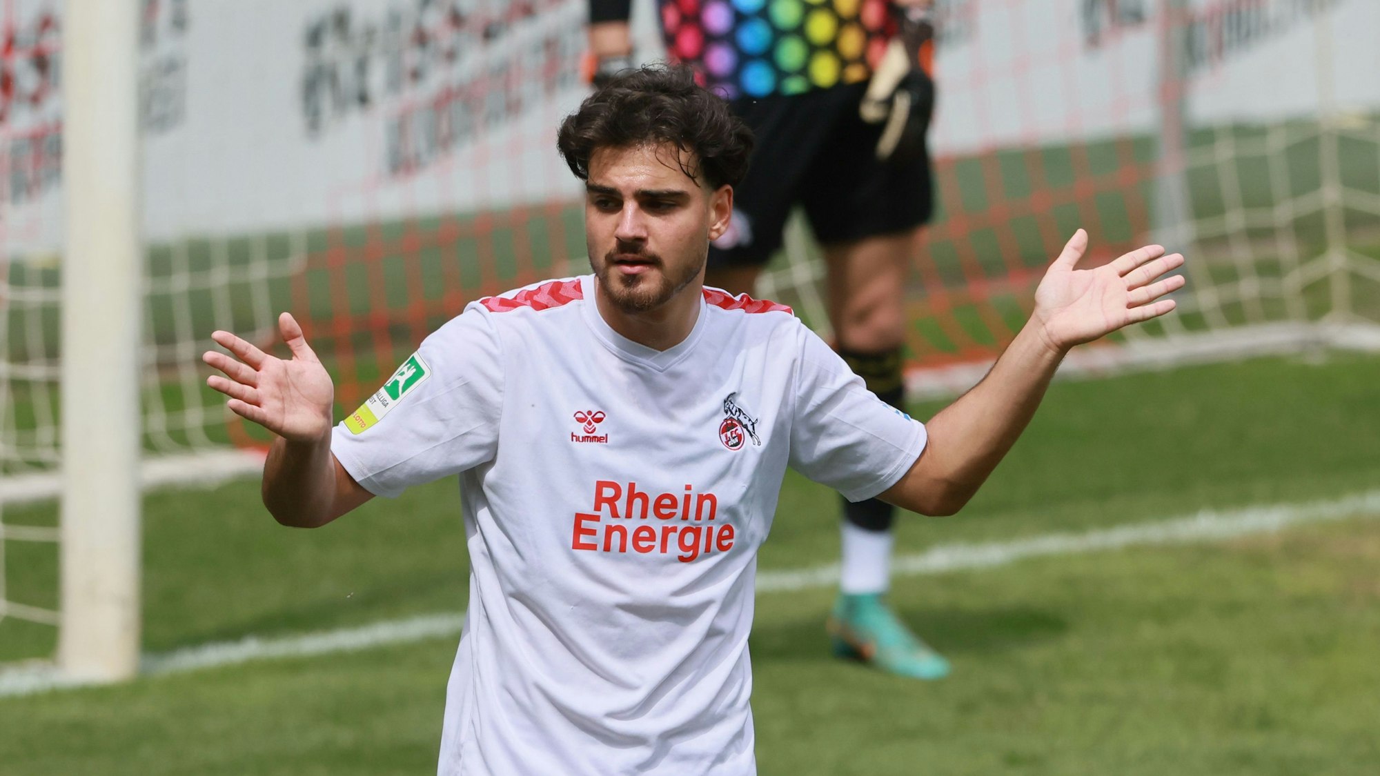 1. FC Köln Amateure (U21) vs. Rot-Weiß Oberhausen, Regionalliga West, Saison 2023/24, Mikail Özkan (1. FC Köln) verursachte einen Elfmeter, 04.05.2024, Bild: Herbert Bucco