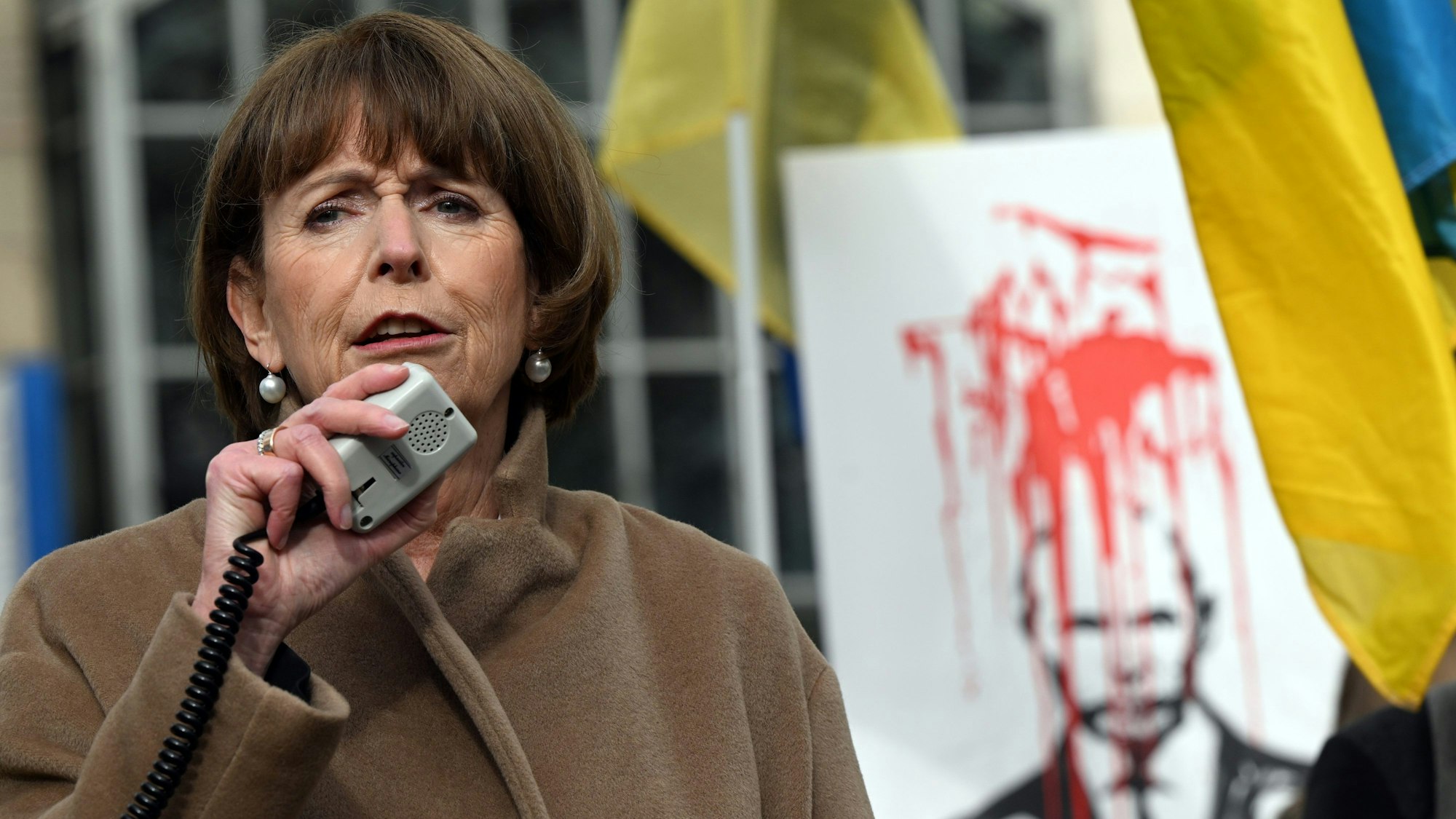 Henriette Reker während einer Demonstration. (Archivbild)