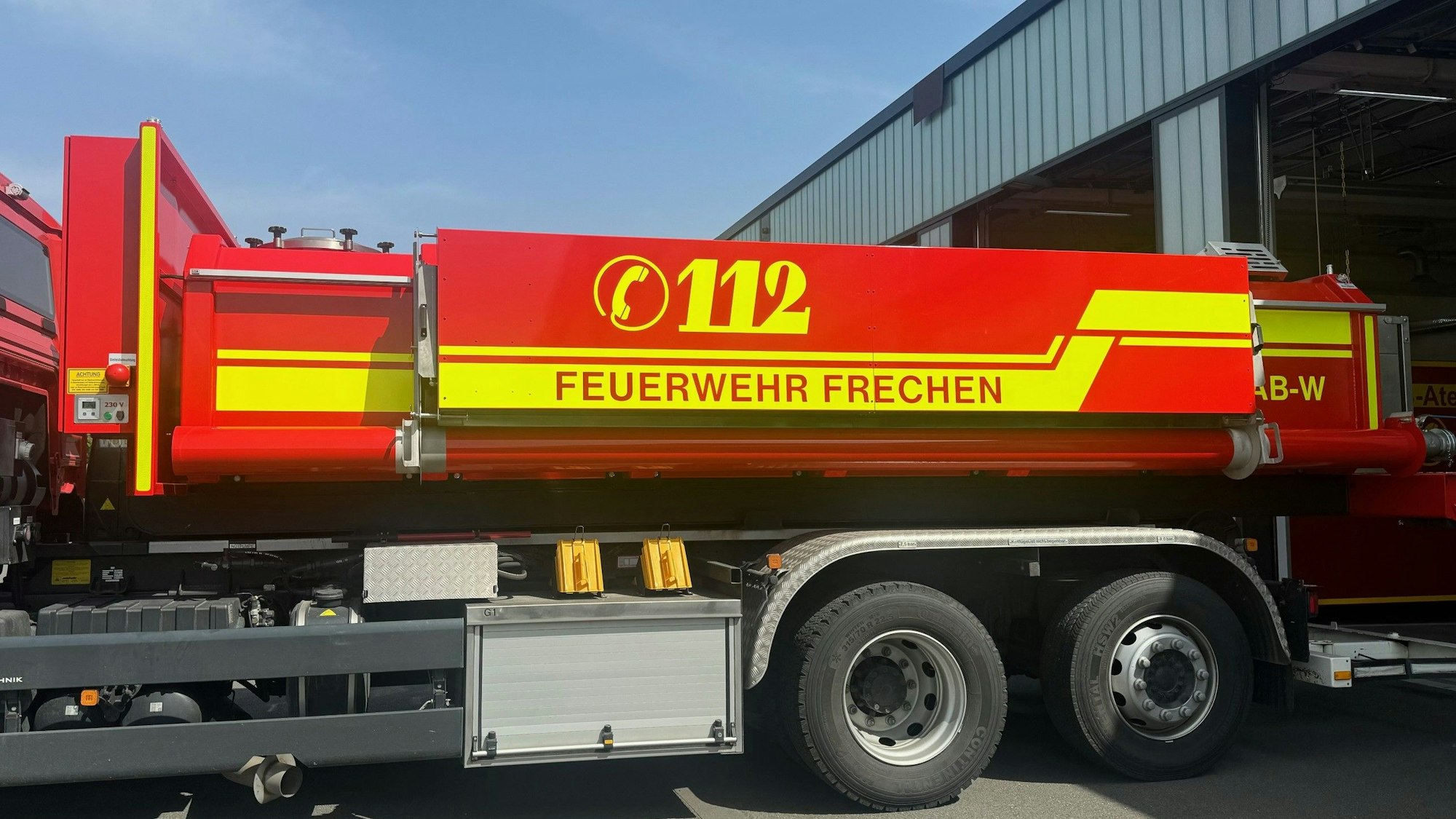 Auf dem Bild ist der neue Wasserbehälter für die Feuerwehr zu sehen.