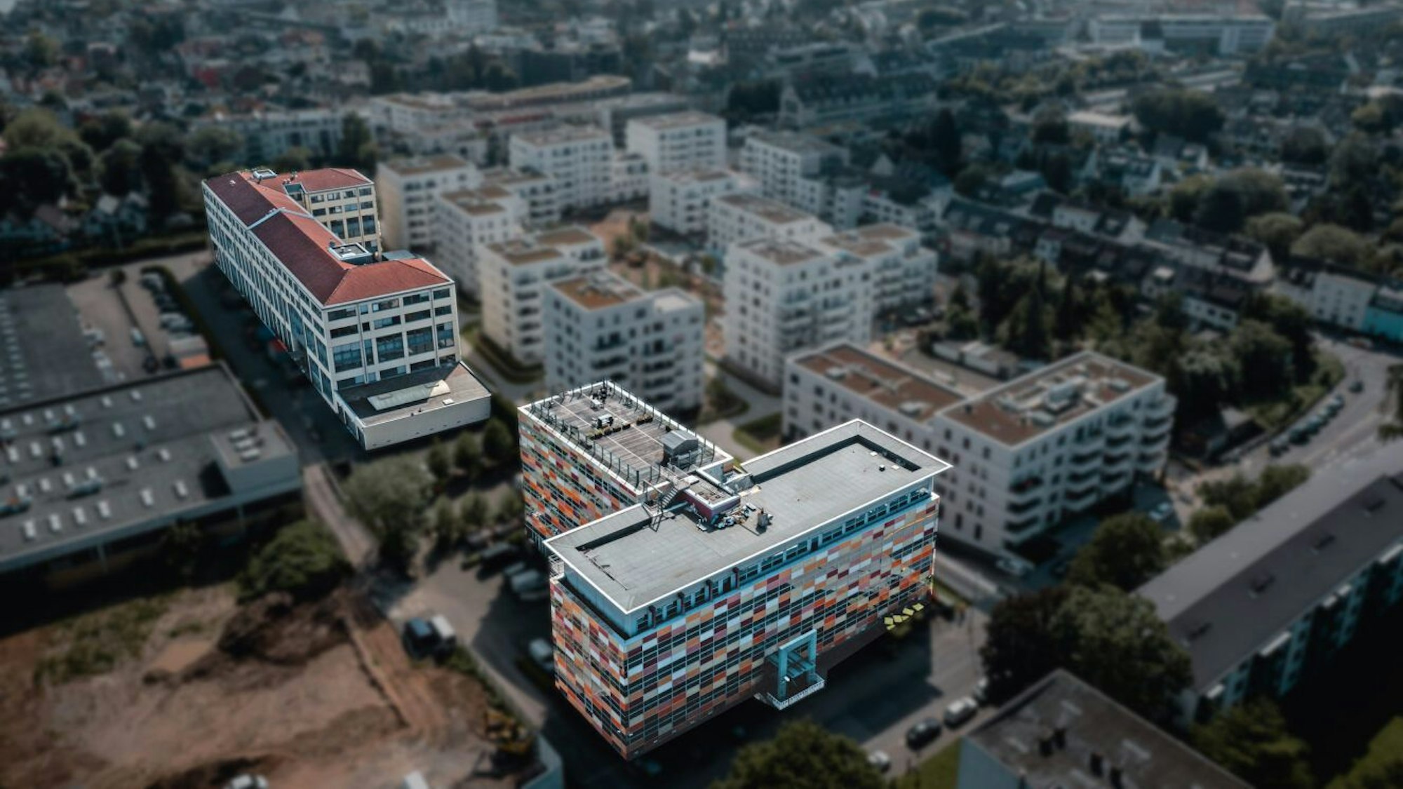 Draufsicht auf den Klett-Campus in Rodenkirchen