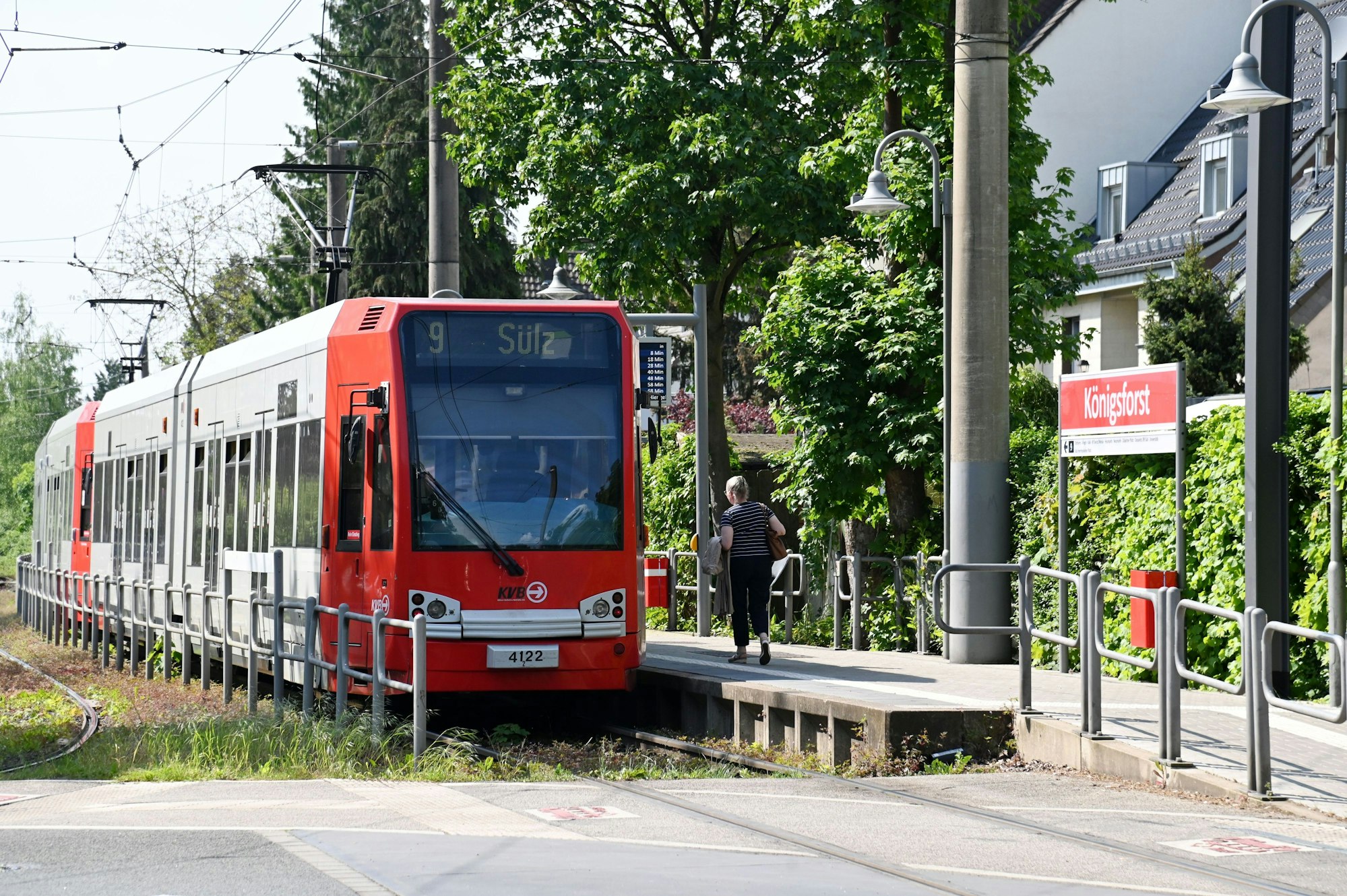 Die KVB-Haltestelle Königsforst ist die Endhaltestelle der Linie 9.
