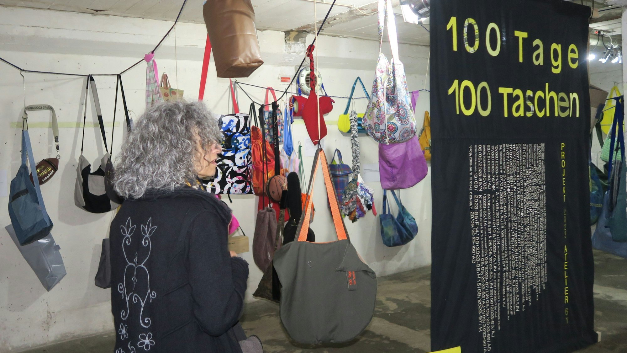 100 Tage – 100 Taschen: Eine Ausstellung der Kunstroute Ehrenfeld aus dem Jahr 2024 (Archivbild)