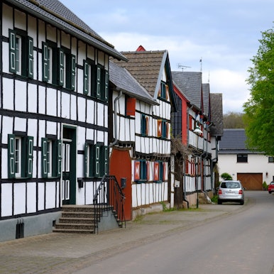 Fachwerkhäuser in der Friedentalstraße in Mechernich-Hostel.