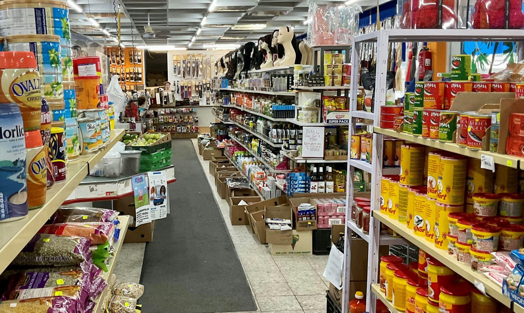 Das Innere eines Afro-Shops in Köln.