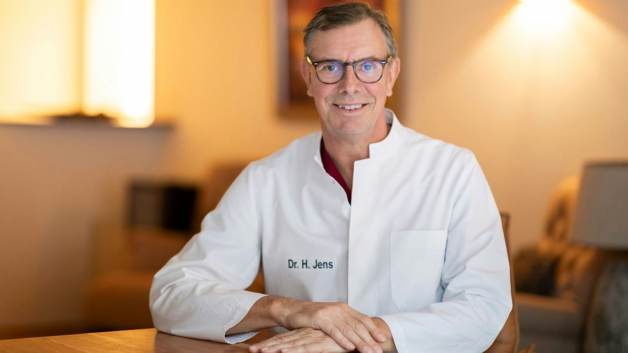 Ästhetisch-plastischer Chirurg Helge Jens