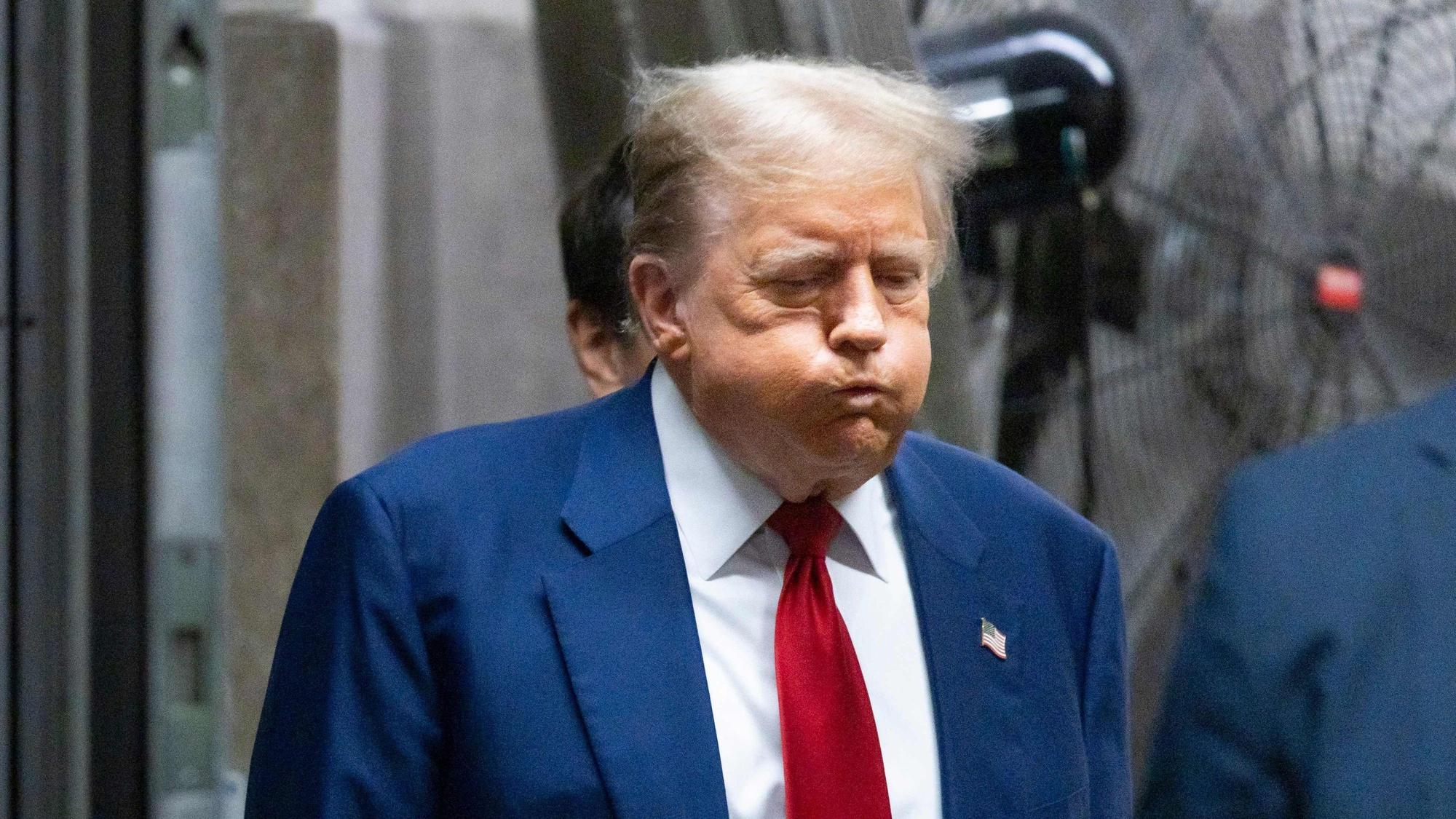 Donald Trump geht nach einer Pause zurück ins Gericht in Manhattan (Archivbild vom 30. April).