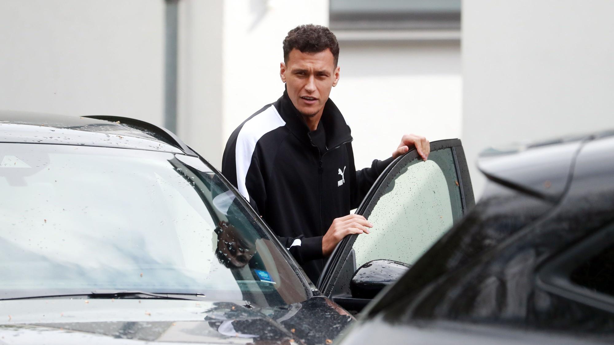 Davie Selke kommt zum FC-Training am Geißbockheim.