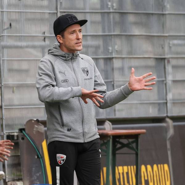 2.BL SV Sandhausen - FC Ingolstadt 04 - Cheftrainer Roberto Pätzold FCI 2. Bundesliga - FC Ingolstadt 04 Saison 2021/2022 SV Sandhausen *** 2 BL SV Sandhausen FC Ingolstadt 04 head coach Roberto Pätzold FCI 2 Bundesliga FC Ingolstadt 04 season 2021 2022 SV Sandhausen