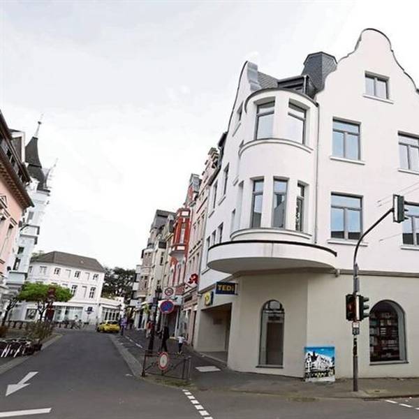 Ein mehrstöckiges Gebäude in Bad Honnef.