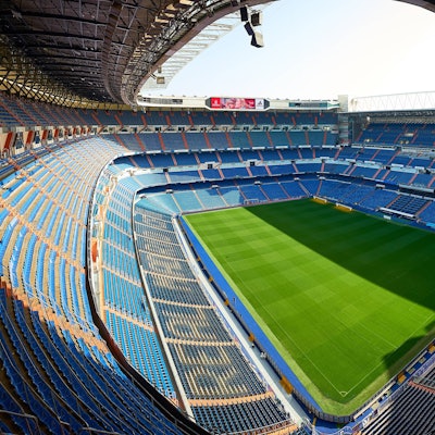 Das Estadio Santiago Bernabeu, Heimspielstätte von Real Madrid.Stadionansicht Innenraum, Rasen Madrid.