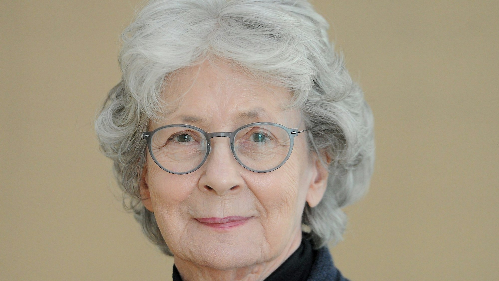 Das Foto zeigt Hedwig Neven DuMont, Vereinsgründerin und Vorsitzende von„ wir helfen“, der Aktion des Kölner Stadt-Anzeigers für Kinder und Jugendliche in Not.