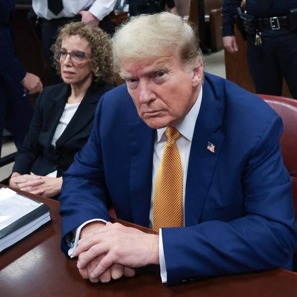 Donald Trump im Gerichtssaal in New York. Die ehemalige Porno-Darstellerin Stormy Daniels hat vor Gericht über Sex mit dem Ex-Präsidenten ausgesagt.