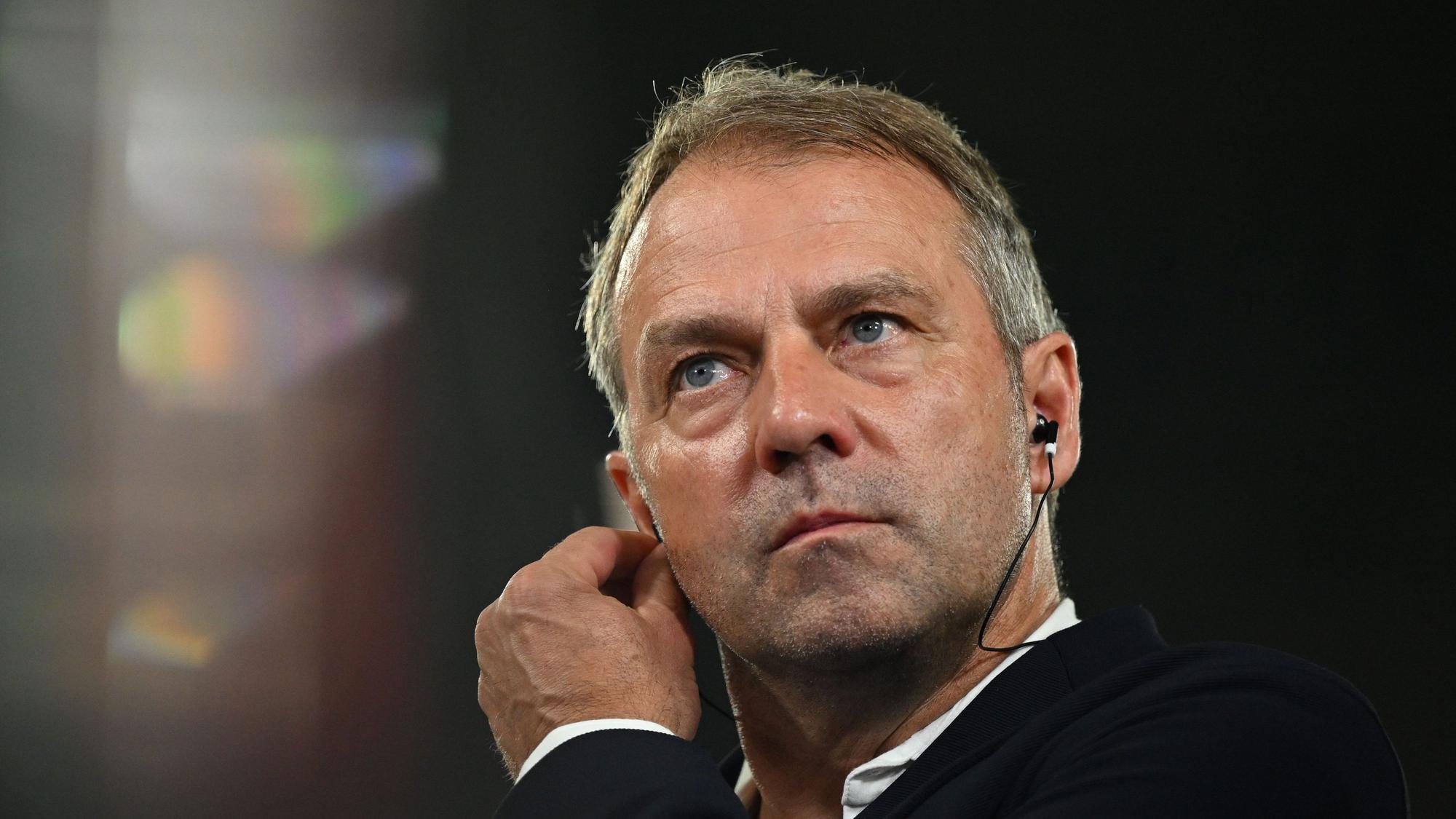 Deutschlands Ex-Bundestrainer Hansi Flick spricht nach dem Spiel