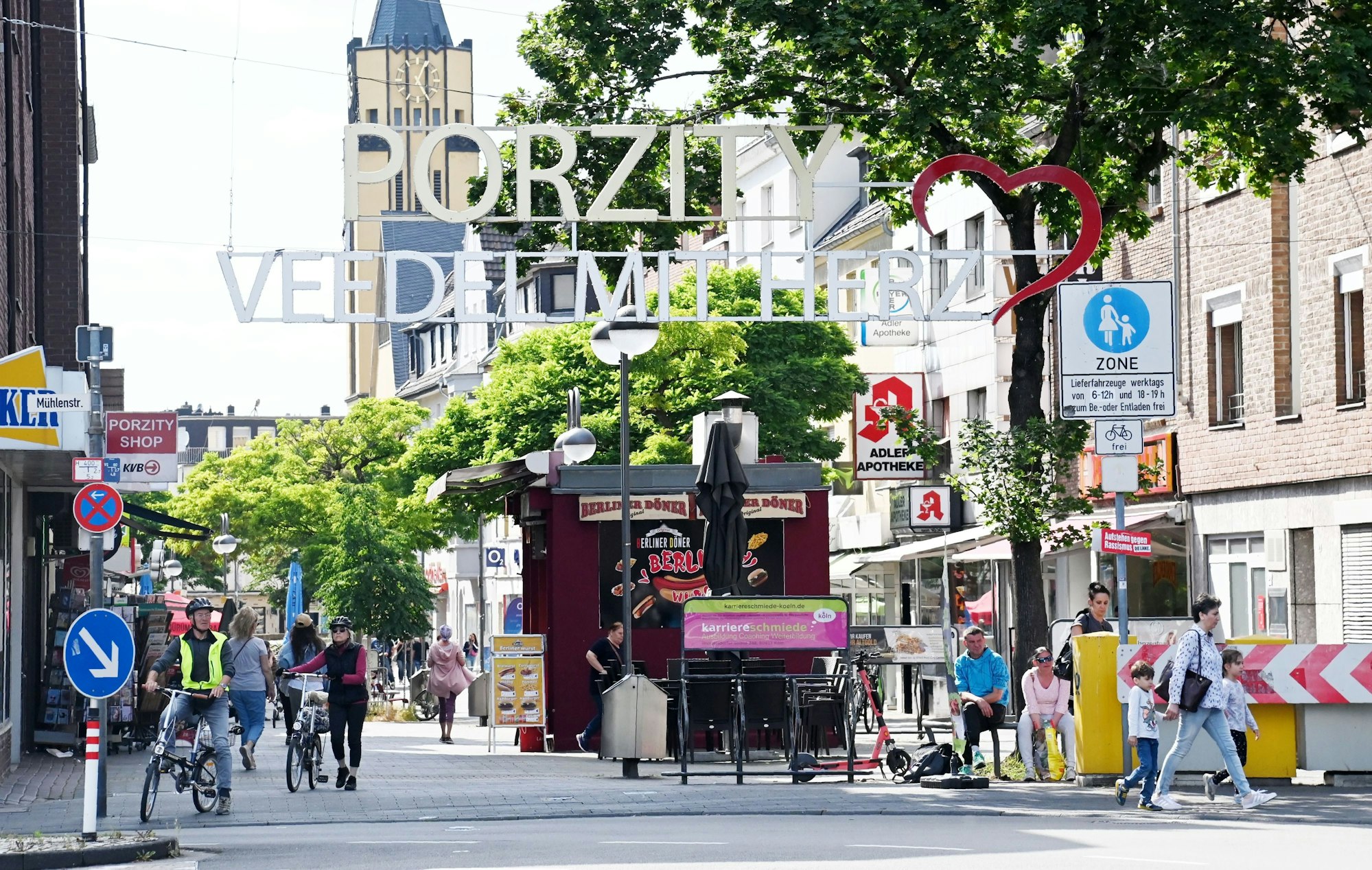 Sonntag wird es ruhig bleiben in der Porzer Fußgängerzone (Archivbild).