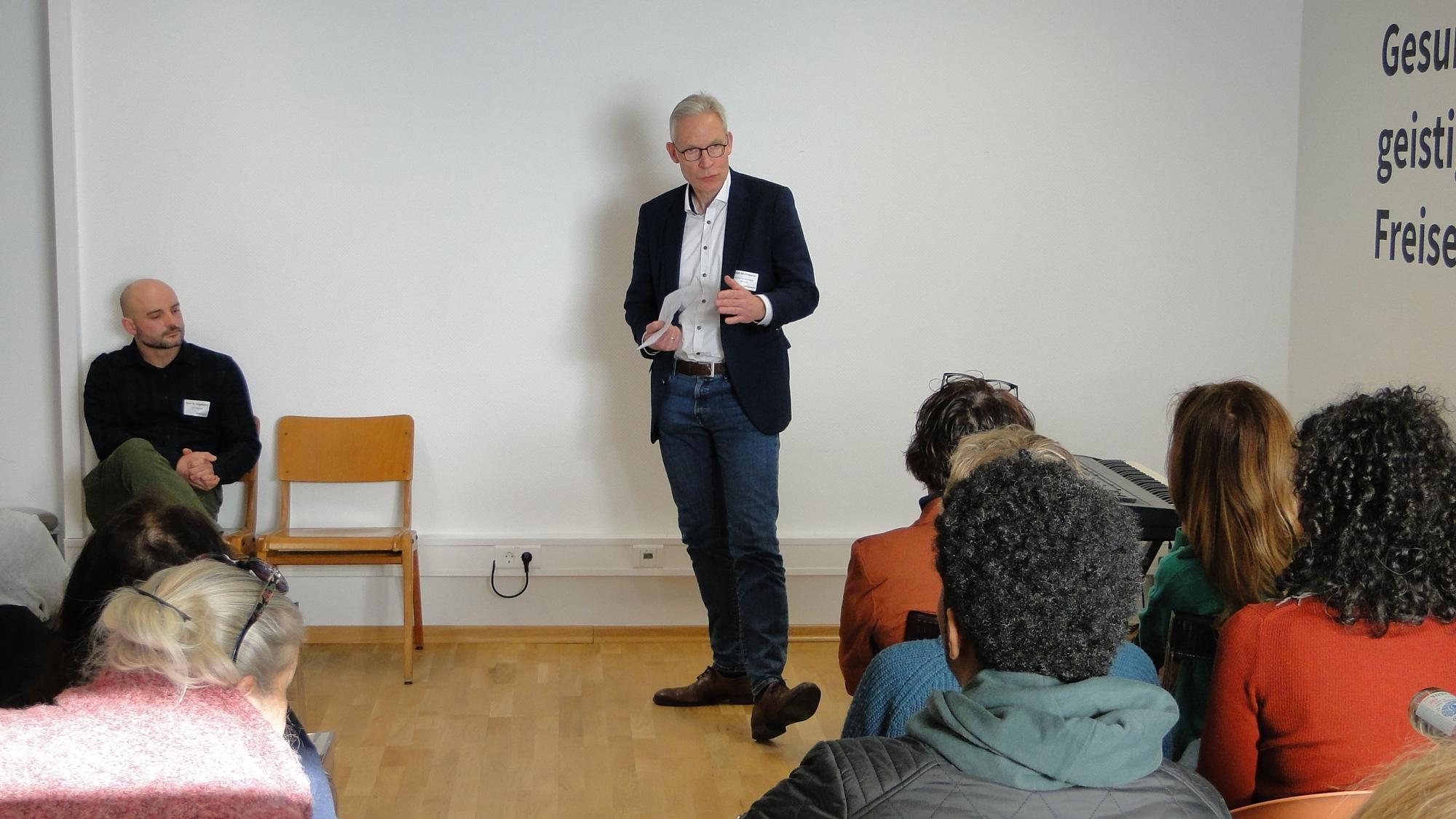 Der Vorstand der AOK Rheinland/Hamburg Michael Mohrmann, hier bei einer Veranstaltung in der Kümmerei 2023, hat sich in einem Statement für den Erhalt stark gemacht.