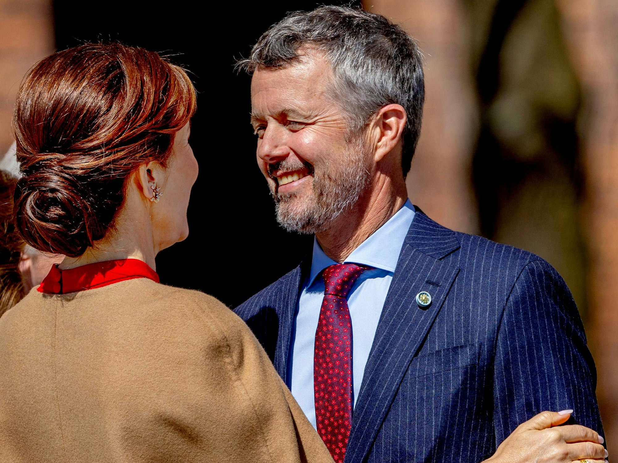 Königin Mary und König Frederik in einem intimen Moment.
