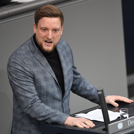 Berlin: Jens Teutrine (FDP), spricht in der Debatte des Bundestags zu der Einführung einer Bezahlkarte für Asylsuchende. (Archivbild)
