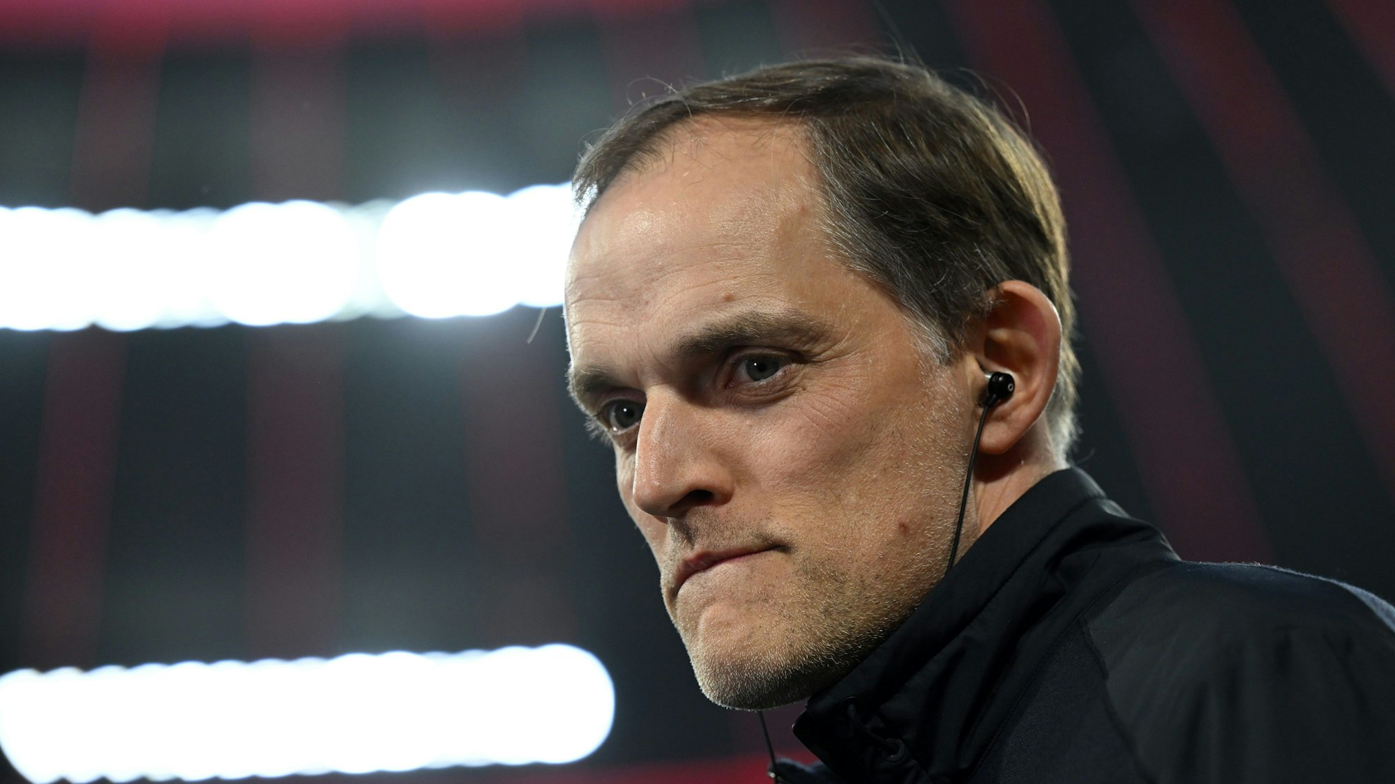 Münchens Cheftrainer Thomas Tuchel gibt vor dem Spiel ein Interview.