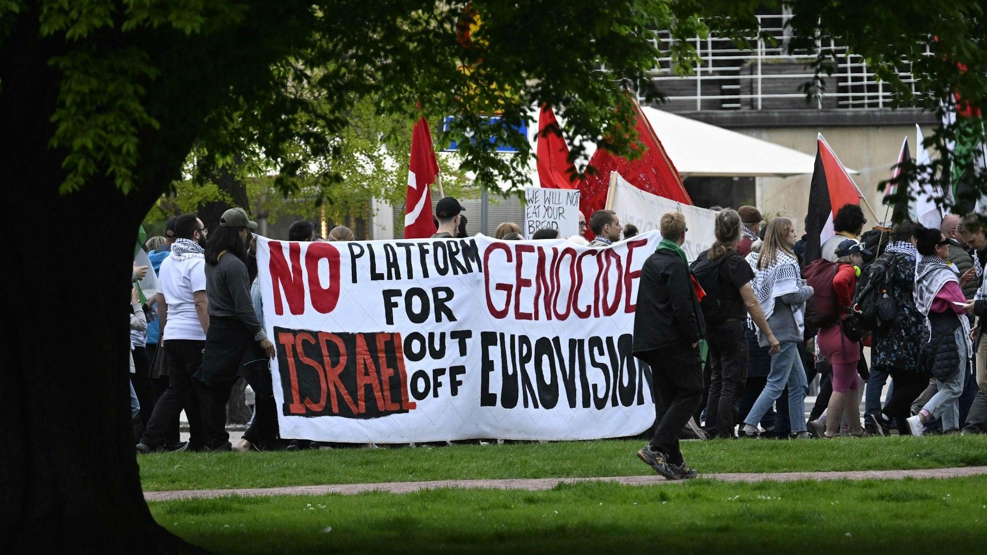 Pro-palästinensische Demonstranten, die sich gegen die Teilnahme Israels an der 68. Ausgabe des Eurovision Song Contest (ESC) aussprechen, demonstrieren in Malmö.