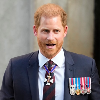 Prinz Harry verlässt die Kathedrale St. Paul's in London, nachdem er an einem Dankgottesdienst zum 10-jährigen Bestehen der Invictus Games Foundation teilgenommen hat.