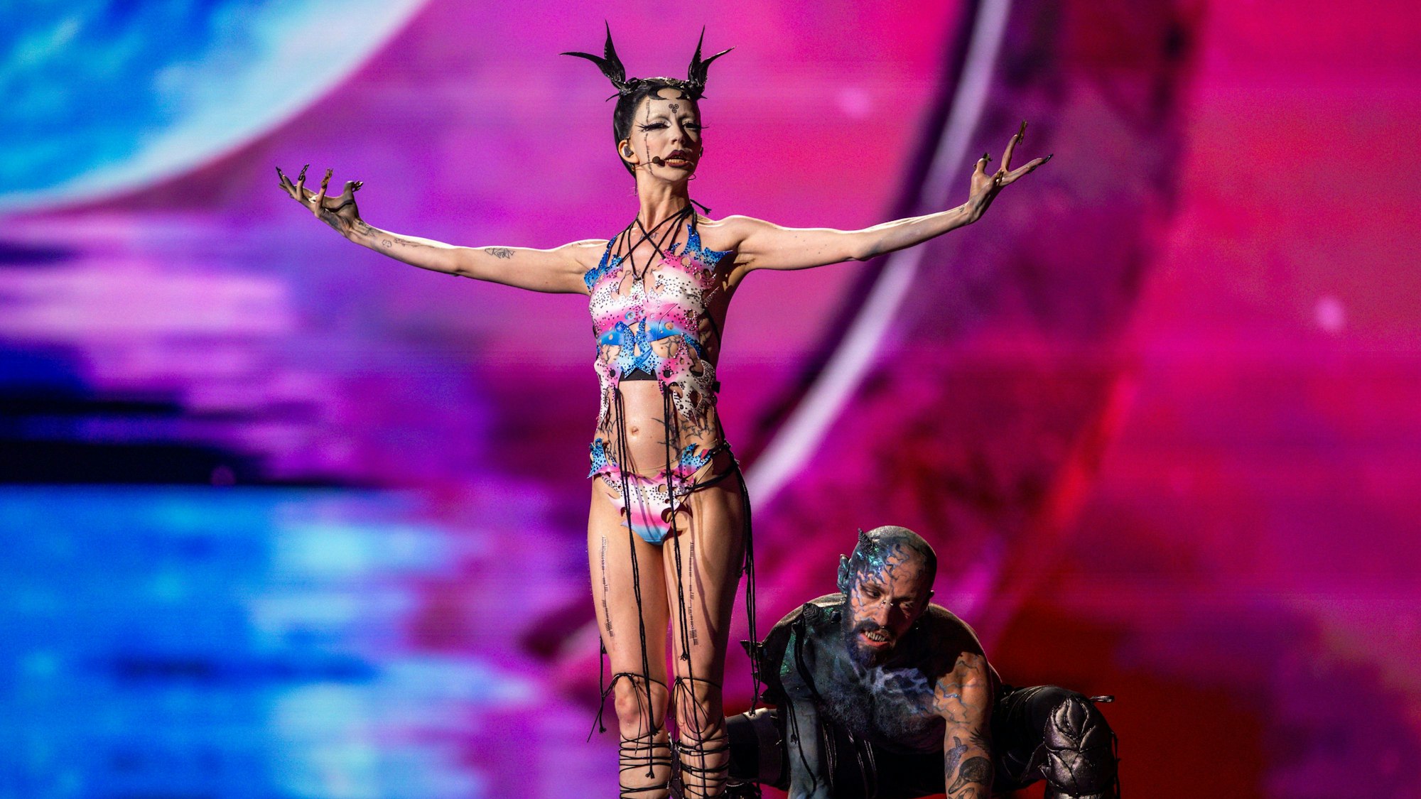 Bambie Thug auf der Bühne.