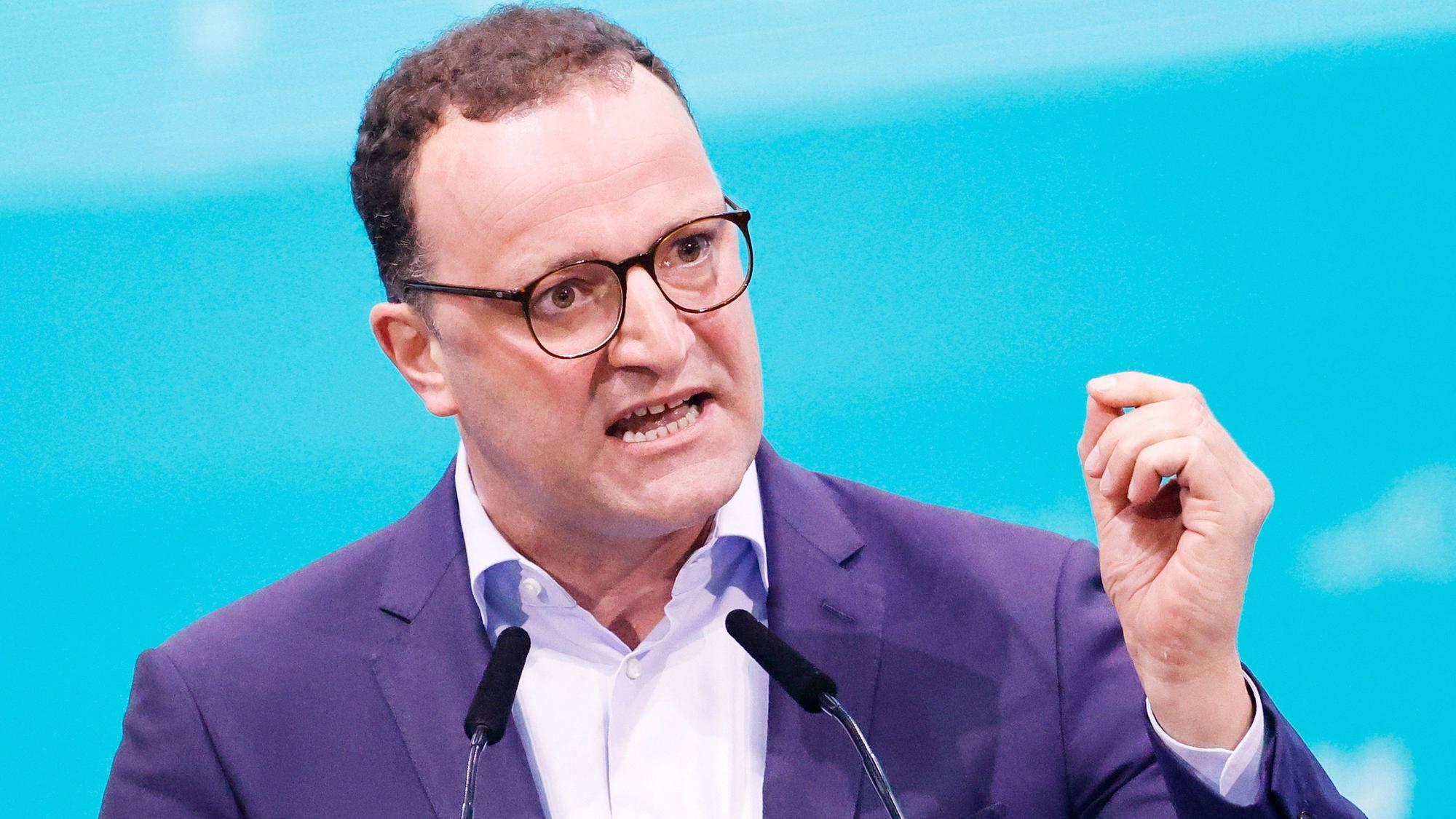 Eine Aufarbeitung der Corona-Politik täte auch der Gesellschaft gut, findet Jens Spahn.