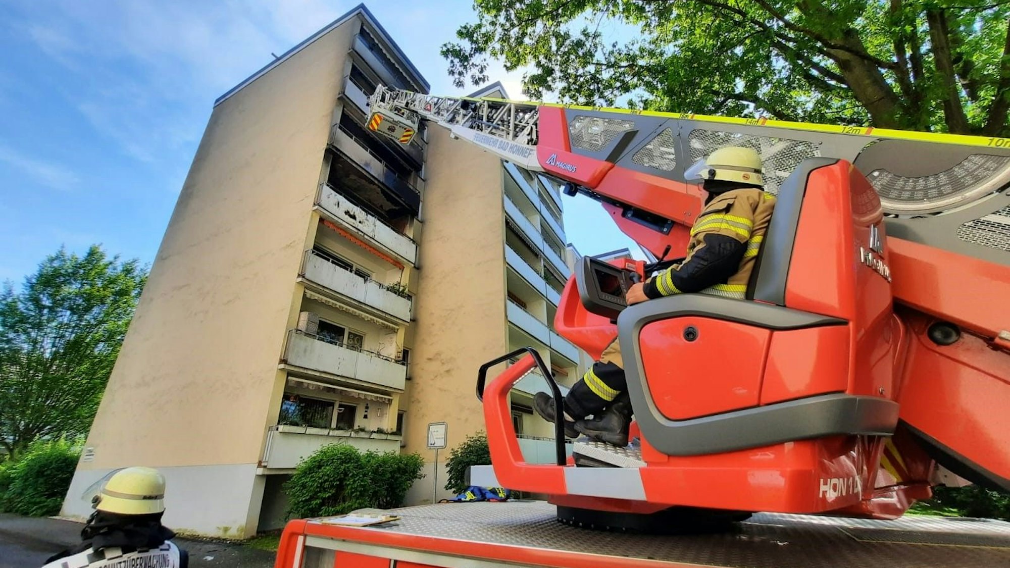 In der vierten Etage war das Feuer in dem Hochhaus in Rhöndorf ausgebrochen.