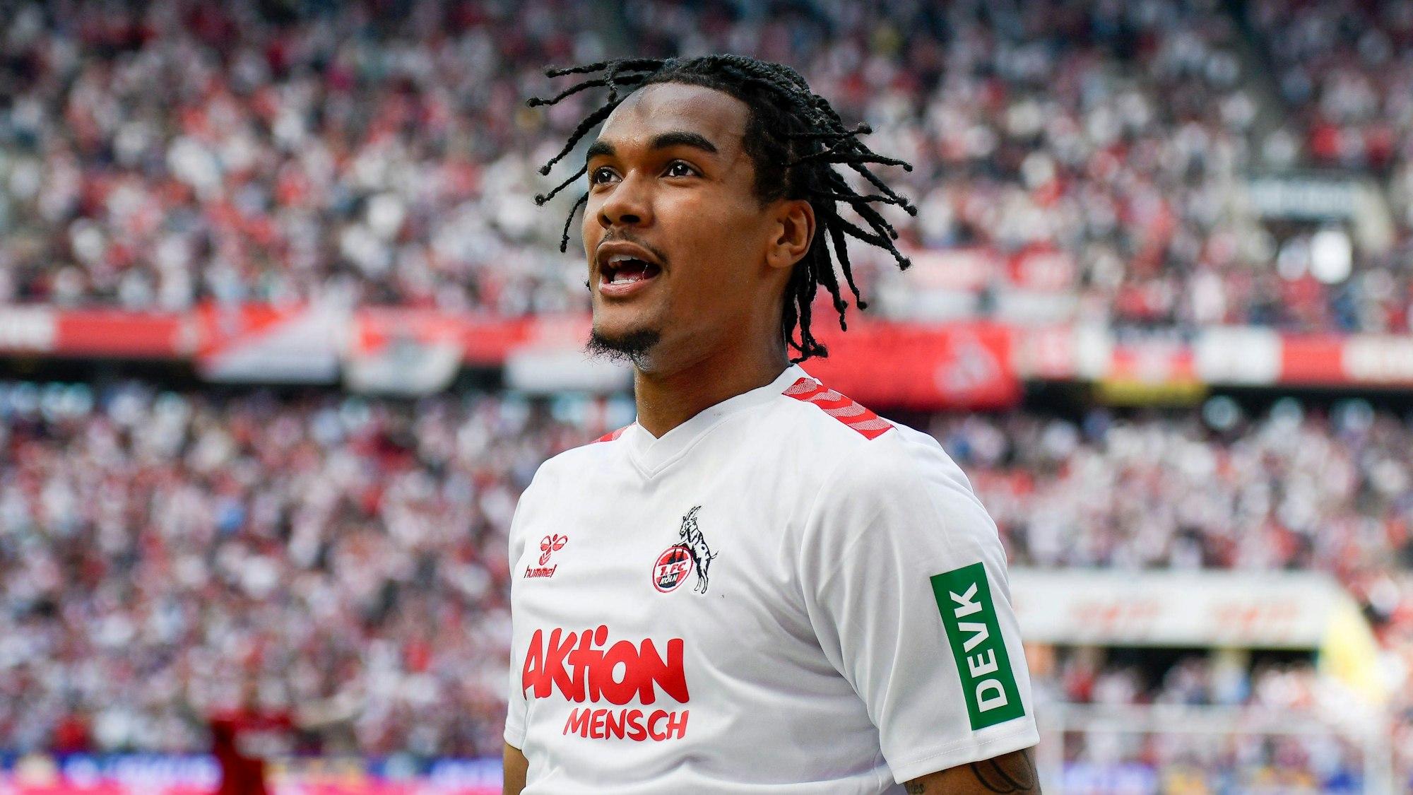 Damion Downs jubelt nach sienem Tor zum 3:2.