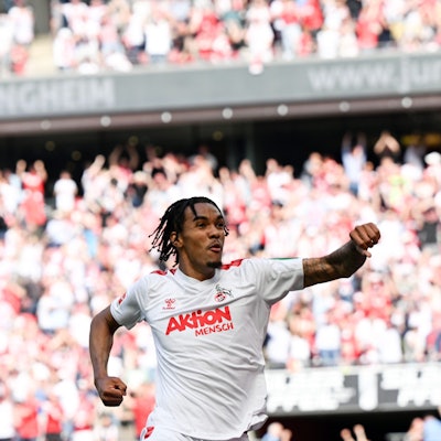 Damion Downs vom 1. FC Köln jubelt nach seinem 3:2-Siegtreffer gegen Union Berlin.