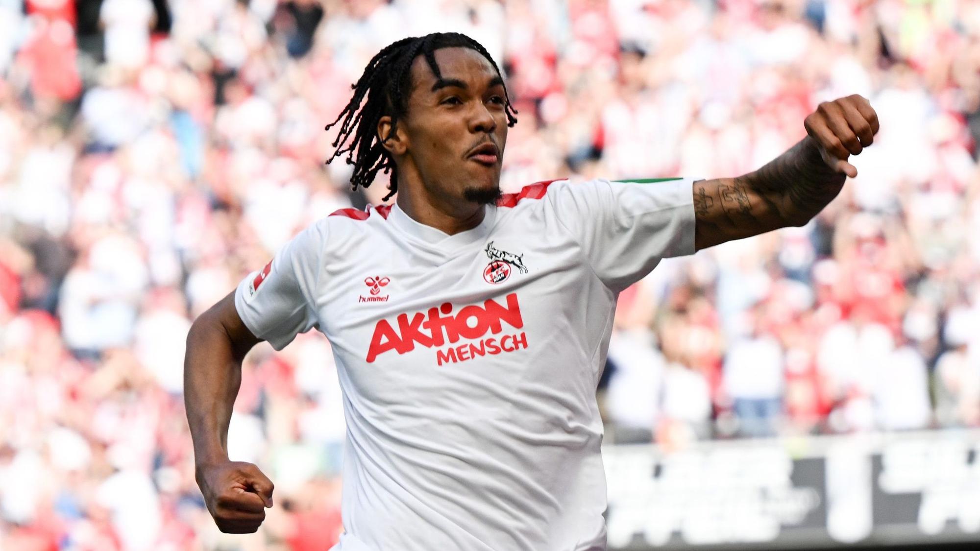 Damion Downs vom 1. FC Köln jubelt nach seinem 3:2-Siegtreffer gegen Union Berlin.