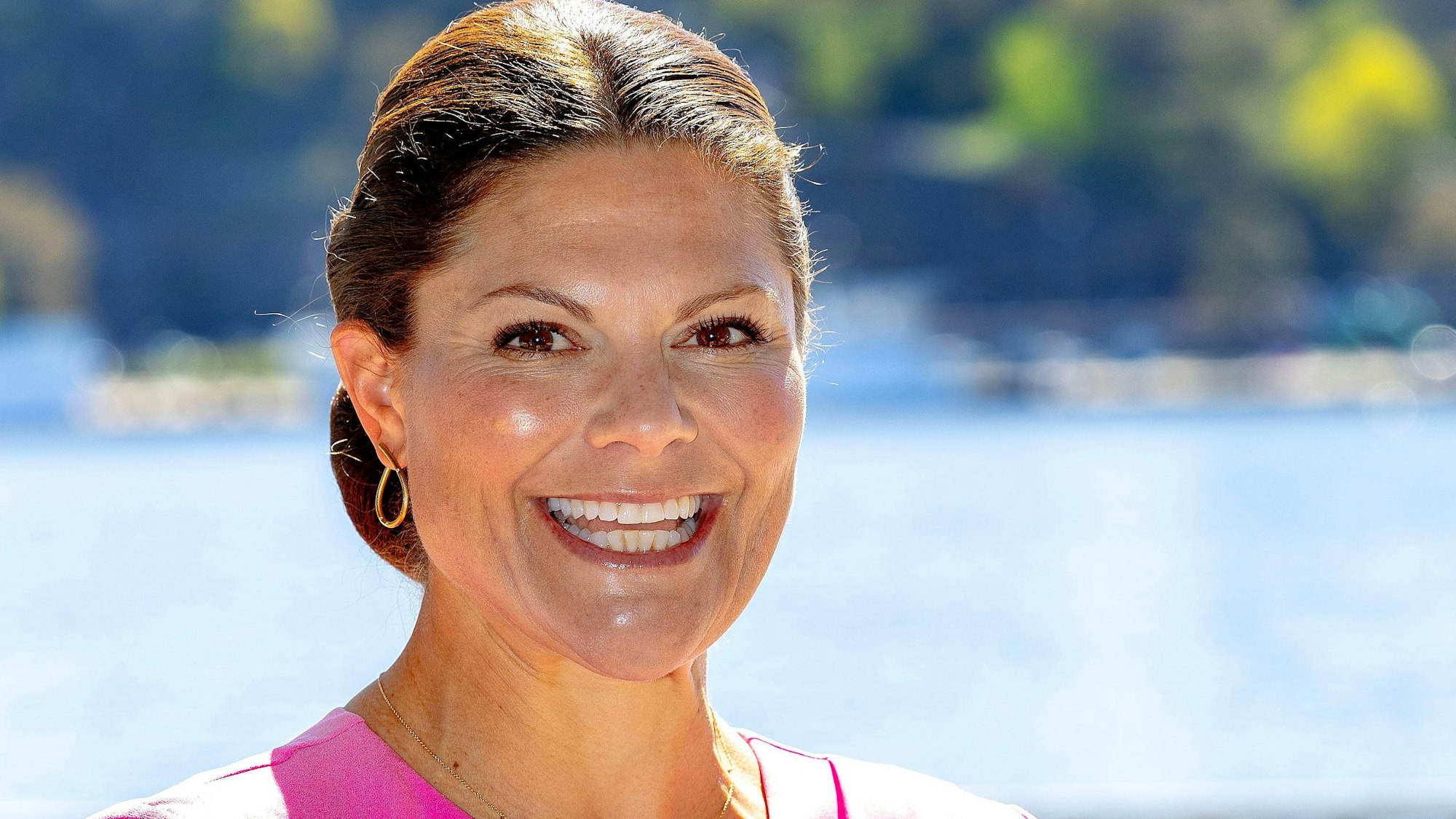 Kronprinzessin Victoria von Schweden lächelt.